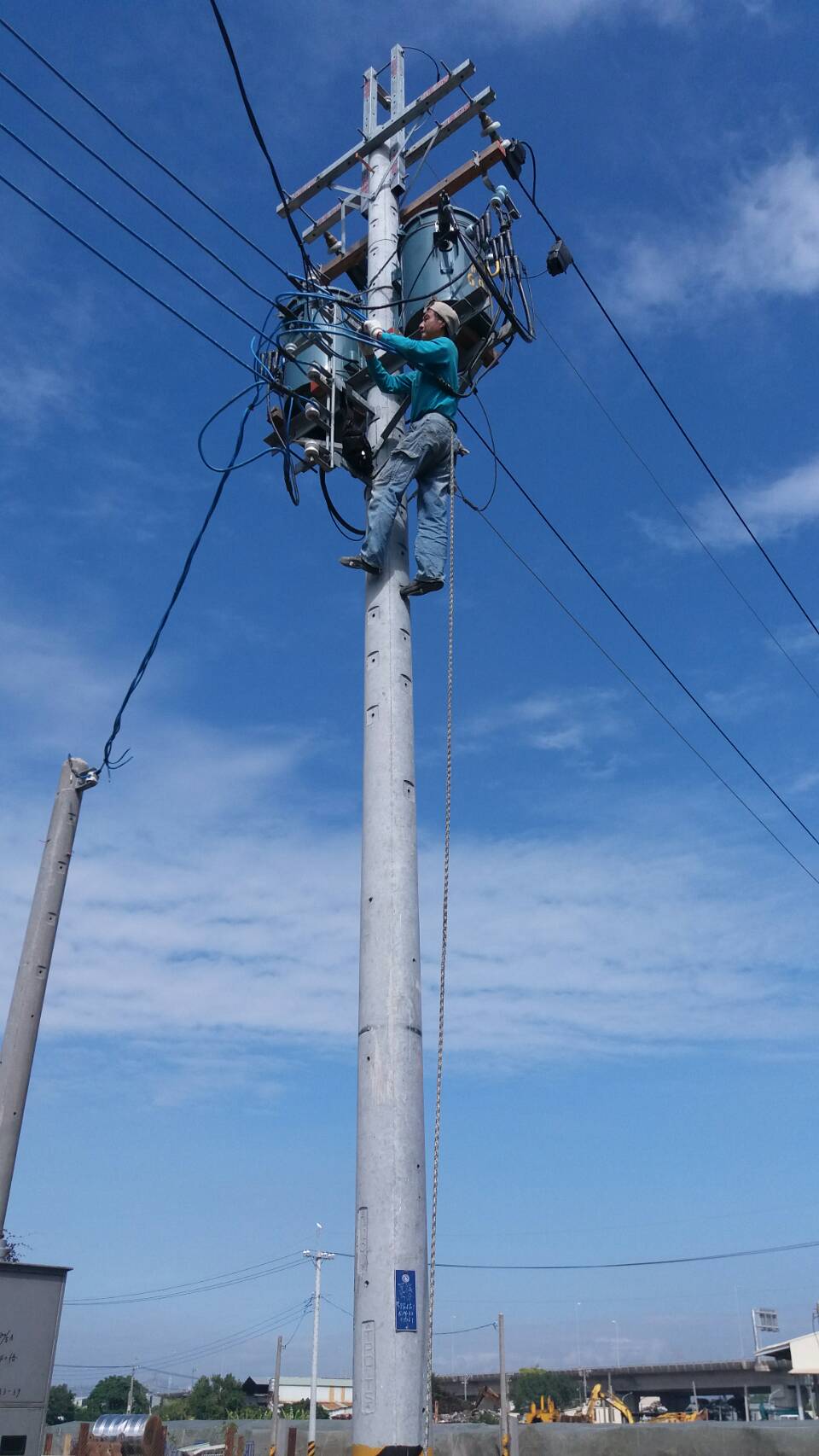 高雄配高壓電線